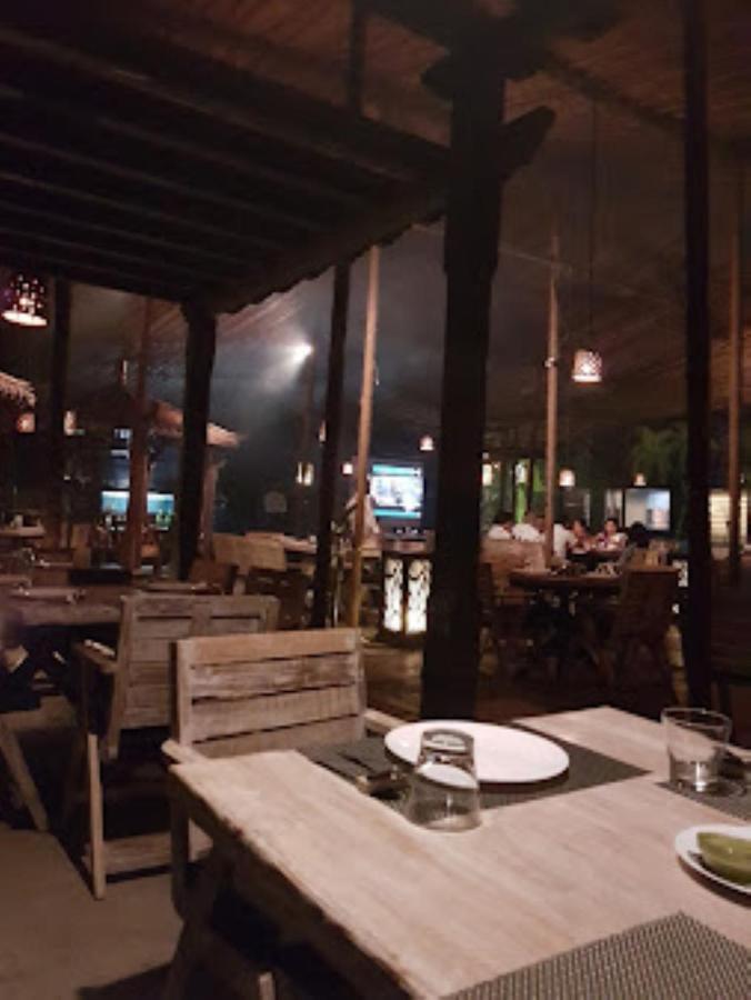 Hotel Sai Saya,Nászik Kültér fotó